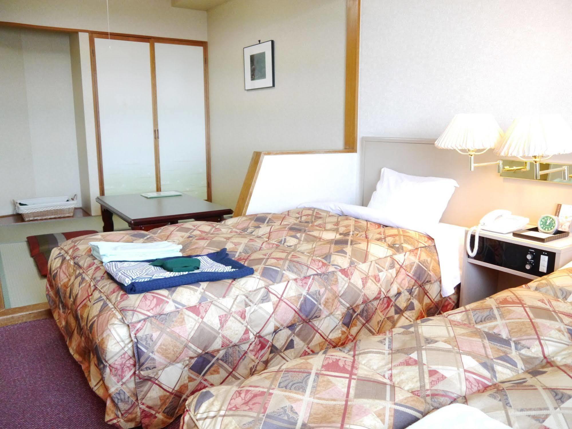 Hotel Park Hills Kamifurano Екстер'єр фото